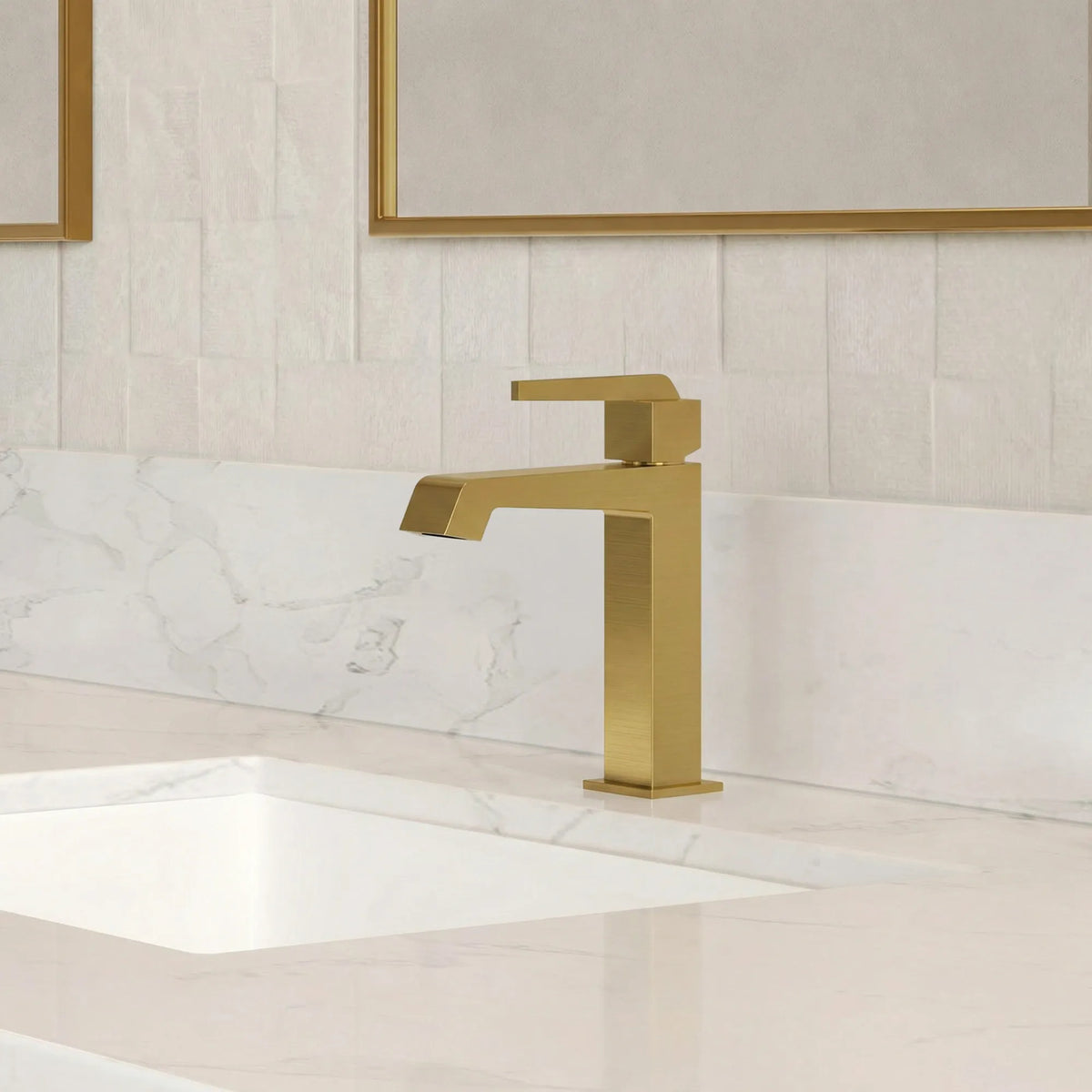 Single-Handle Bathroom Sink Faucet With Pop-Up Drain
