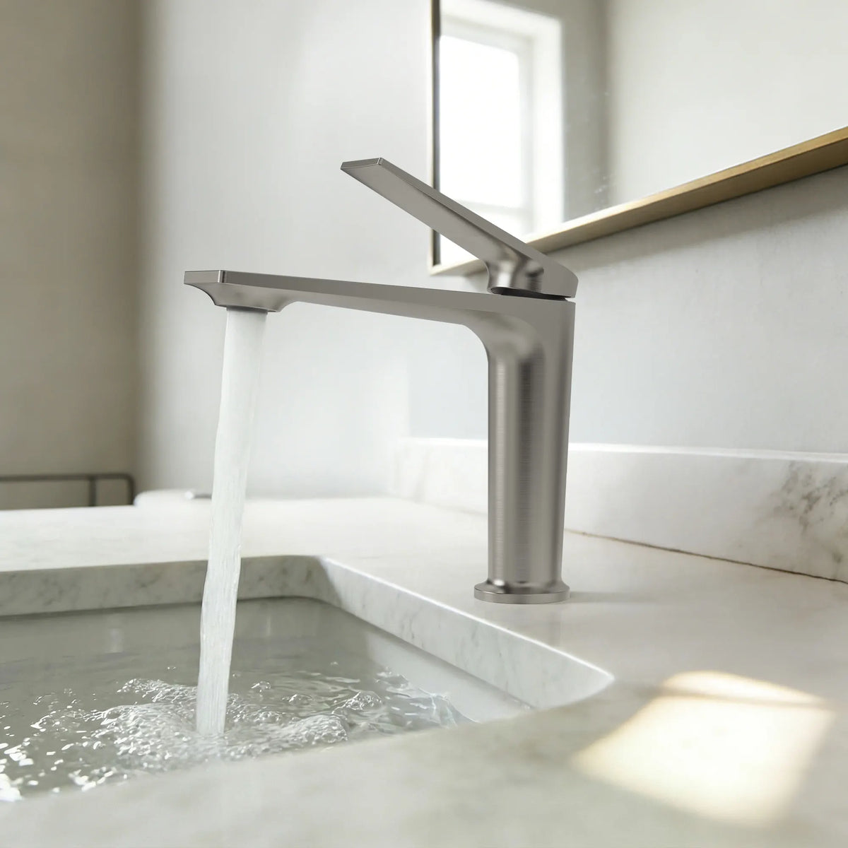 Single-Handle Bathroom Sink Faucet With Pop-Up Drain
